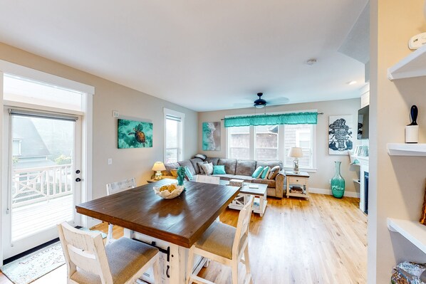 TV, fireplace, DVD player, books