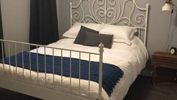 2 quartos, berço de viagem, Wi-Fi de cortesia, roupa de cama