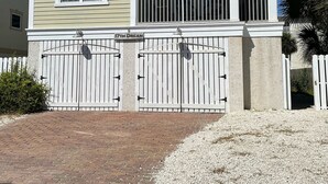 Exterior - Beach house, five min walk from both the beach and the best street in town (Tybee Island)