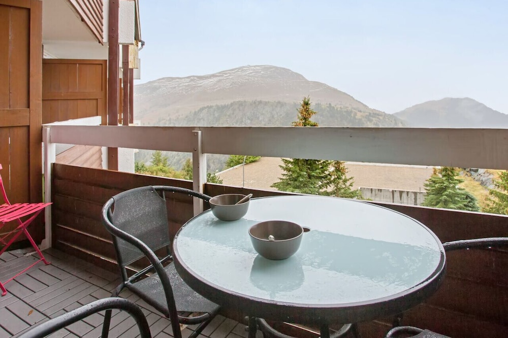 Flat with balcony at the heart of L'Alpe d'Huez - Welkeys