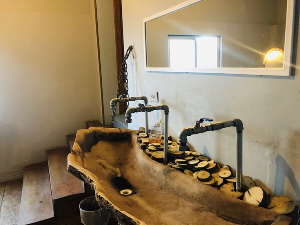 Kamar Double | Kamar mandi bersama