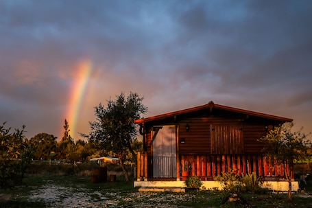 Exterior. Mountain Bungalow with Pool in Serra da Estrela (up to 4 people)
