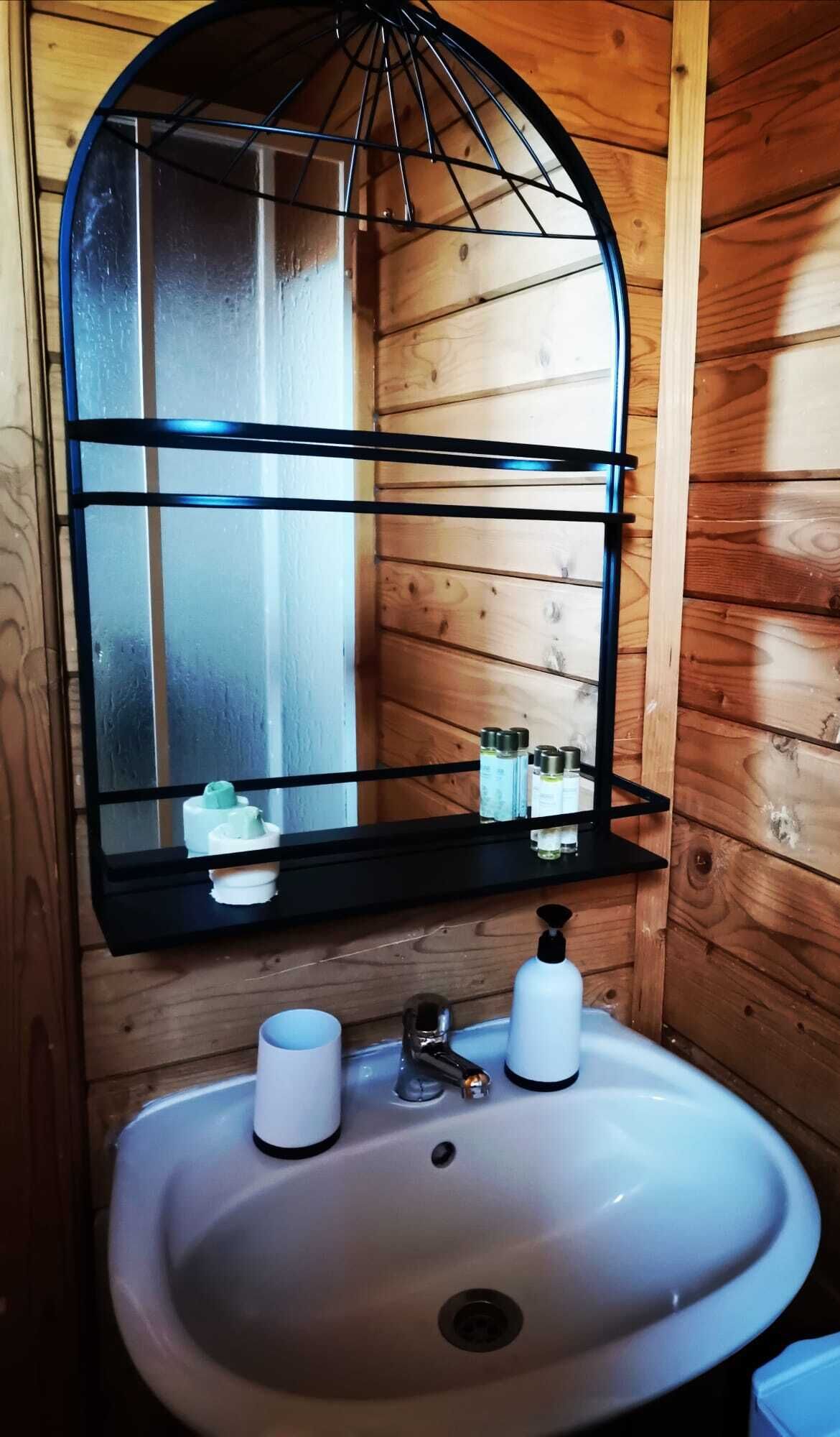 Bungalow na Montanha com Piscina e perto da Serra da Estrela (até 4 pessoas)