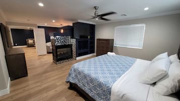 4 bedrooms, iron/ironing board, travel crib, free WiFi