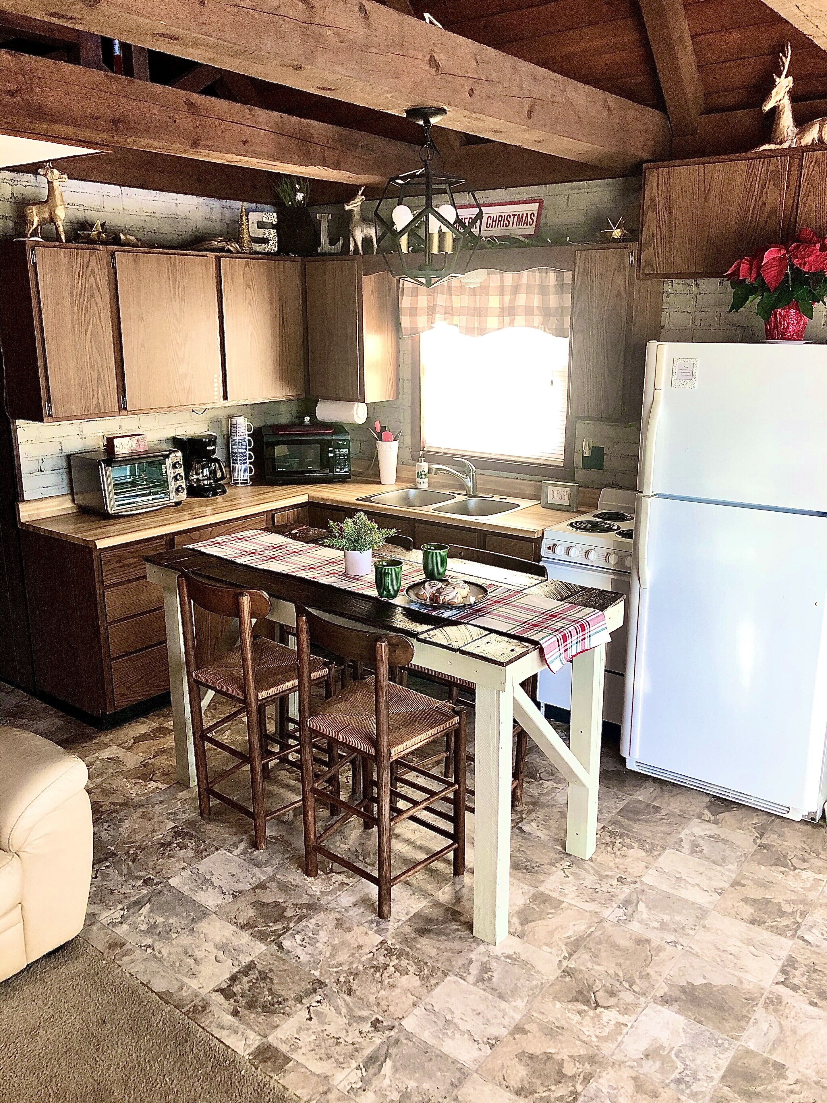 Cozy Sunset Loft by the Lake