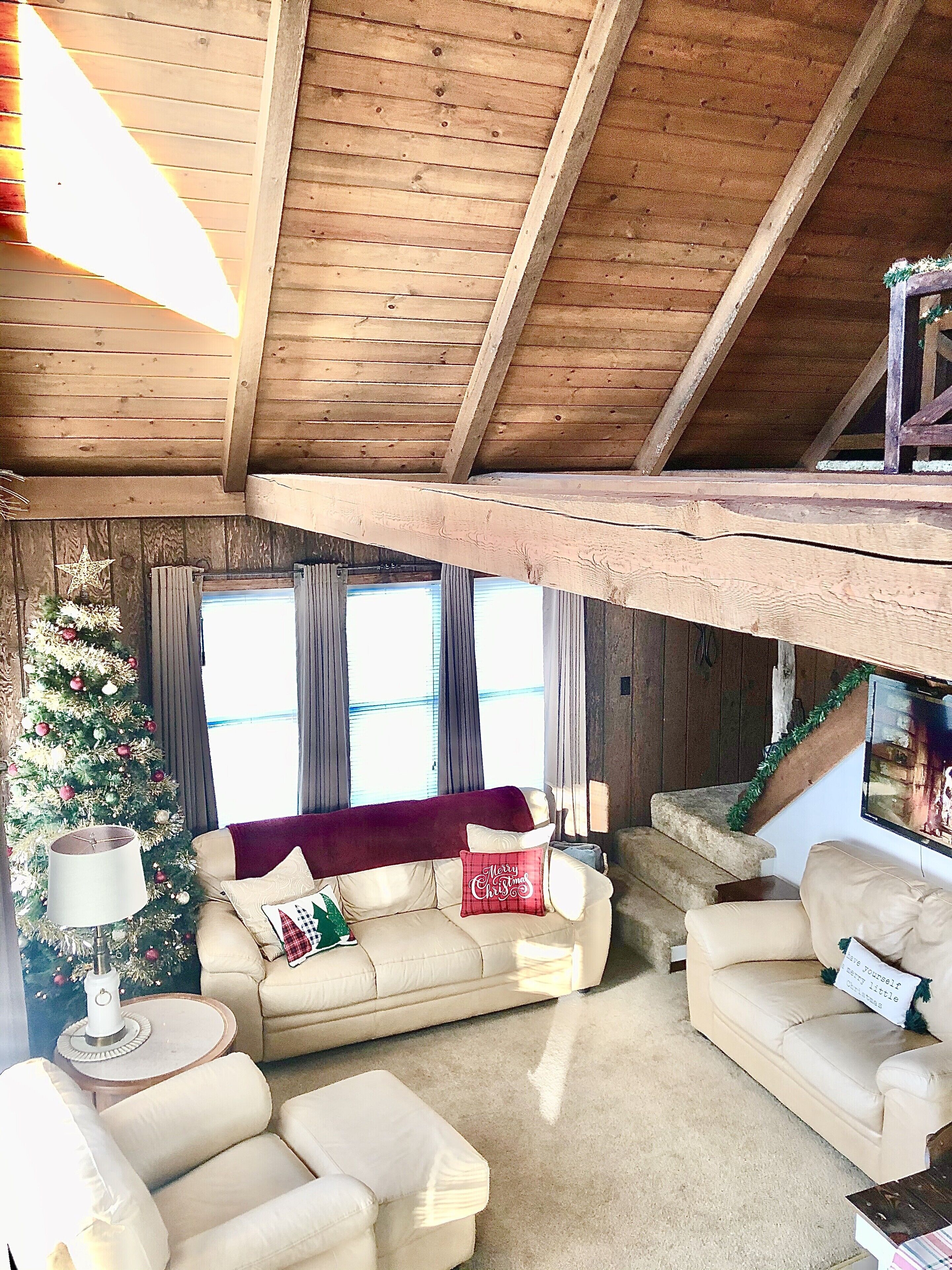 Cozy Sunset Loft by the Lake