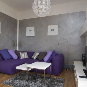 TV, books - An accommodation with incredible views situated in the town of Montepulciano (Montepulciano,)