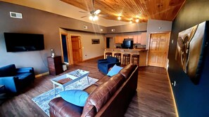 Smart TV - "The Loft" @ Moxi Lodge and Lounge (Winter)