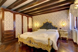 3 bedrooms, iron/ironing board, free WiFi, bed sheets - Marcopolo~Terrace (Venice)