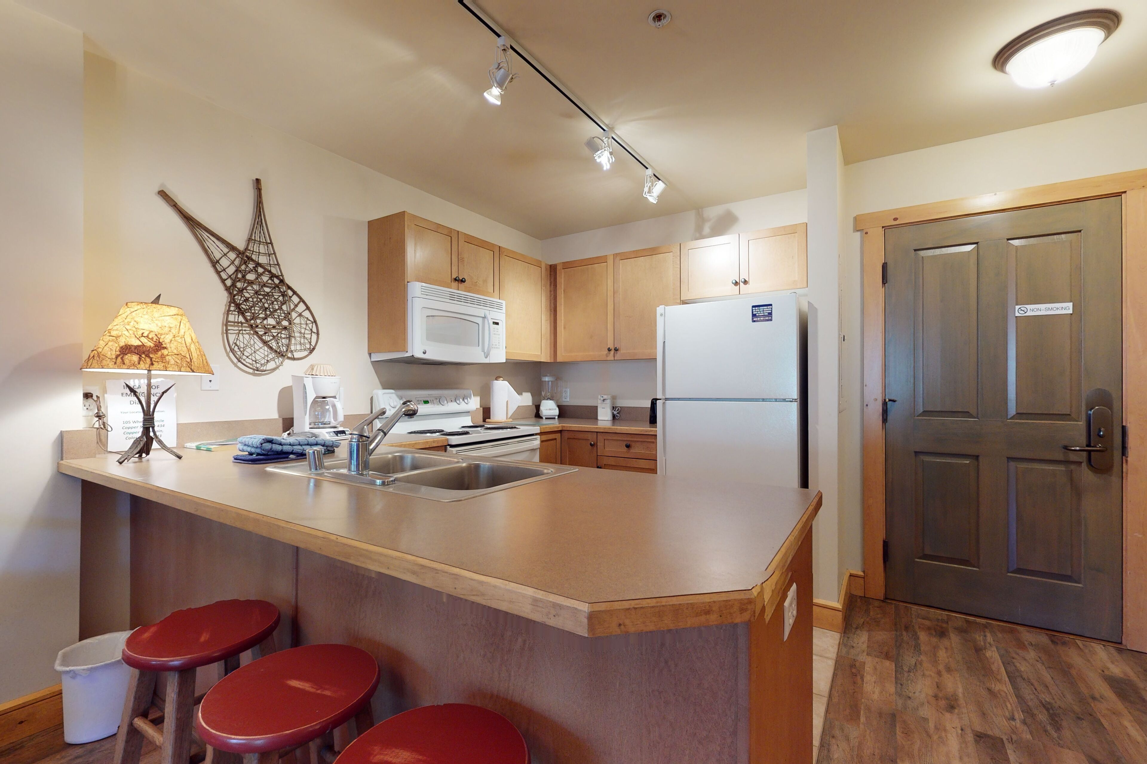 Beautiful Home w/ Free WiFi plus a Shared Billiard Room & Hot Tub