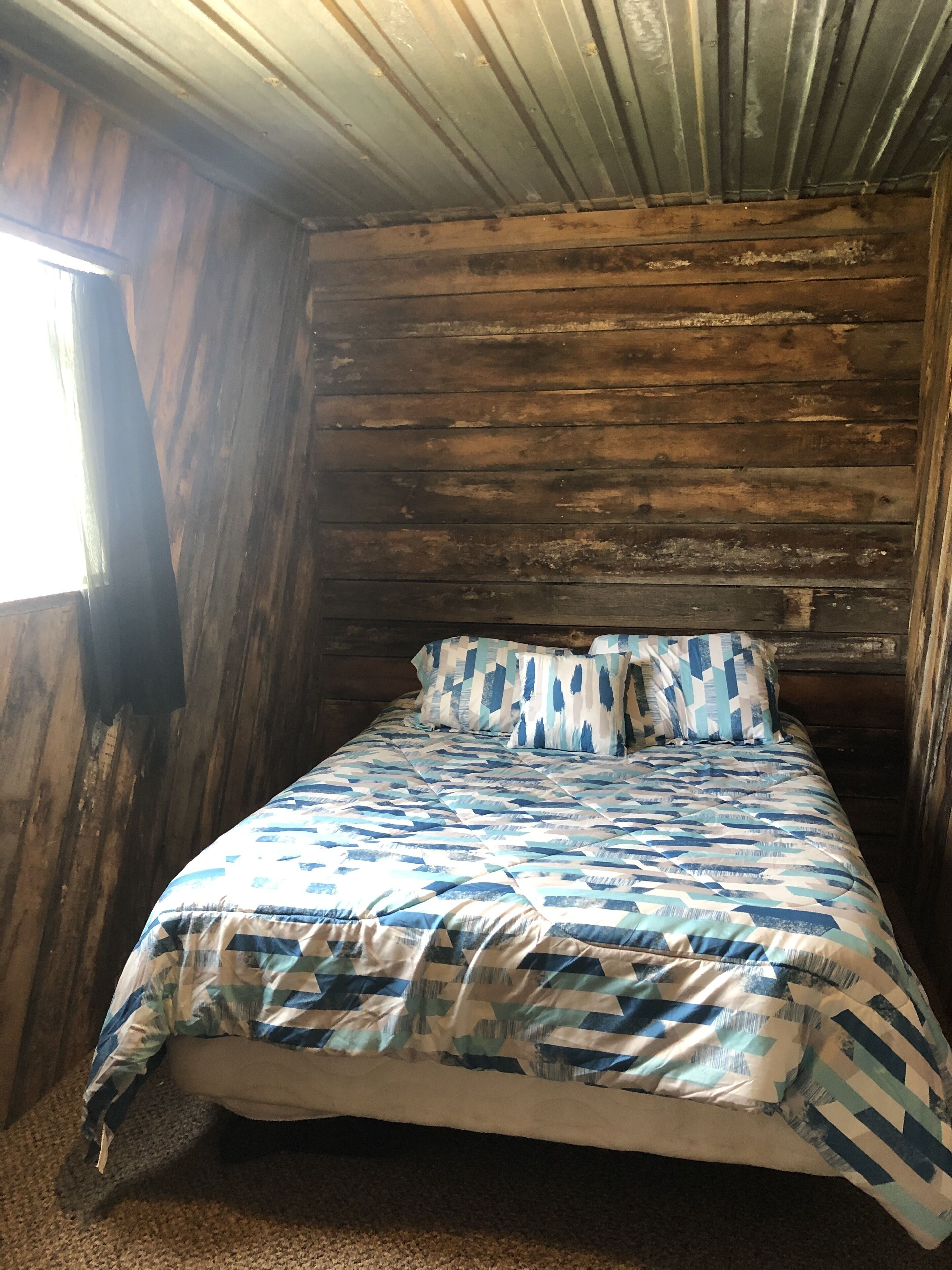 2 bedroom cabin close to Pomme de Terre Lake