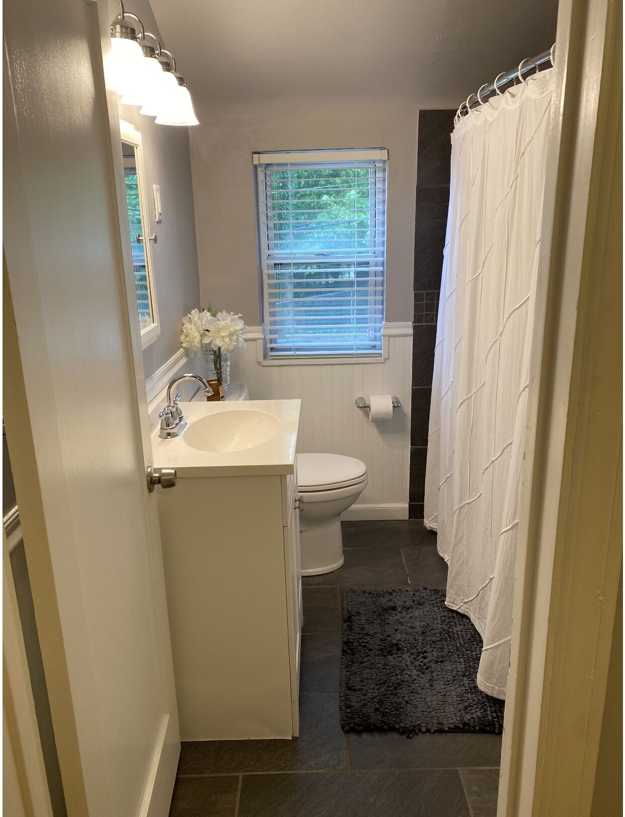 Spacious 3 Bedroom House in the Heart of Shadyside