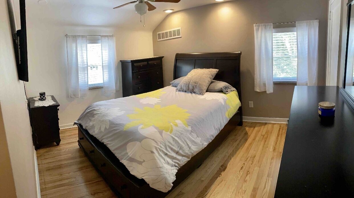 Spacious 3 Bedroom House in the Heart of Shadyside