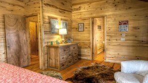 3 室のベッドルーム、アイロン / アイロン台、WiFi