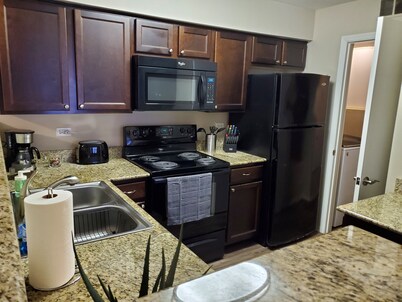 2 BR W/ Washer Dryer,  Fireplace, Close To It All, Monthly Stays Welcome