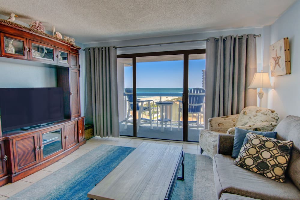 Ocean View Double Suite at Family Resort + Official On-Site Rental Privileges