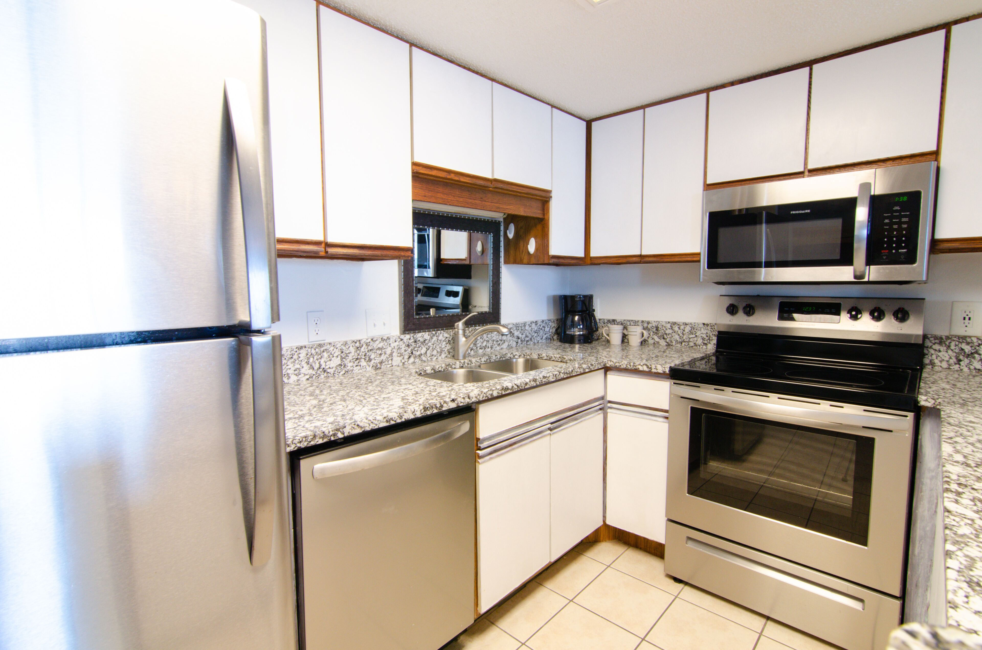 Ocean View Double Suite at Family Resort + Official On-Site Rental Privileges