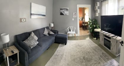 King Cali Bed Suite, Summer Specials available upon request !!