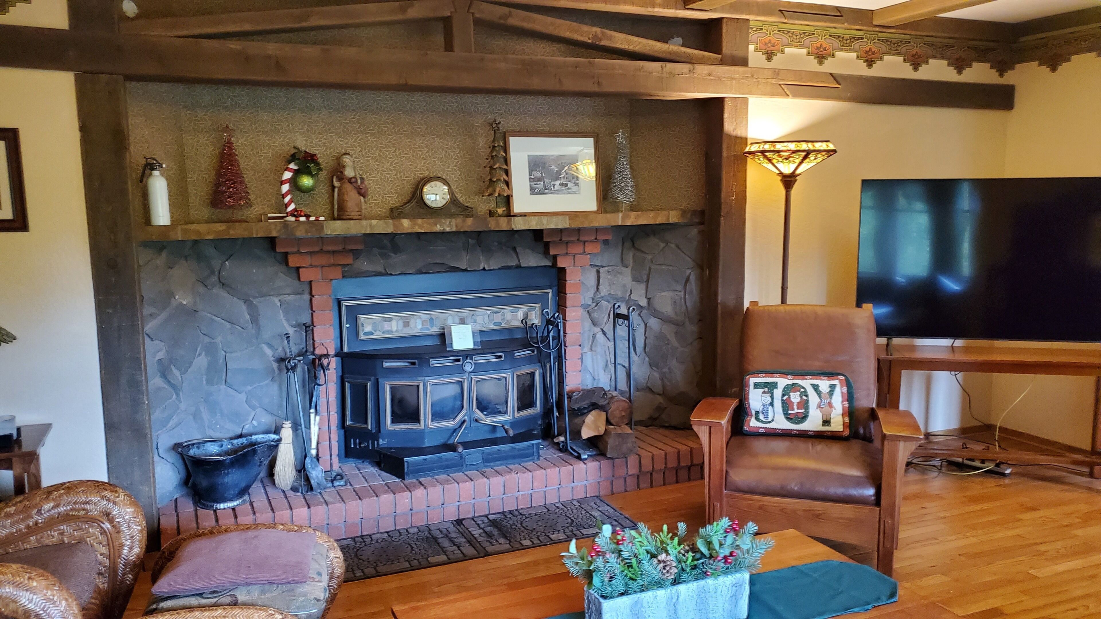 Ultimate family retreat in the Woods!