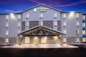 Exterior - WoodSpring Suites Detroit Madison Heights (Madison Heights)
