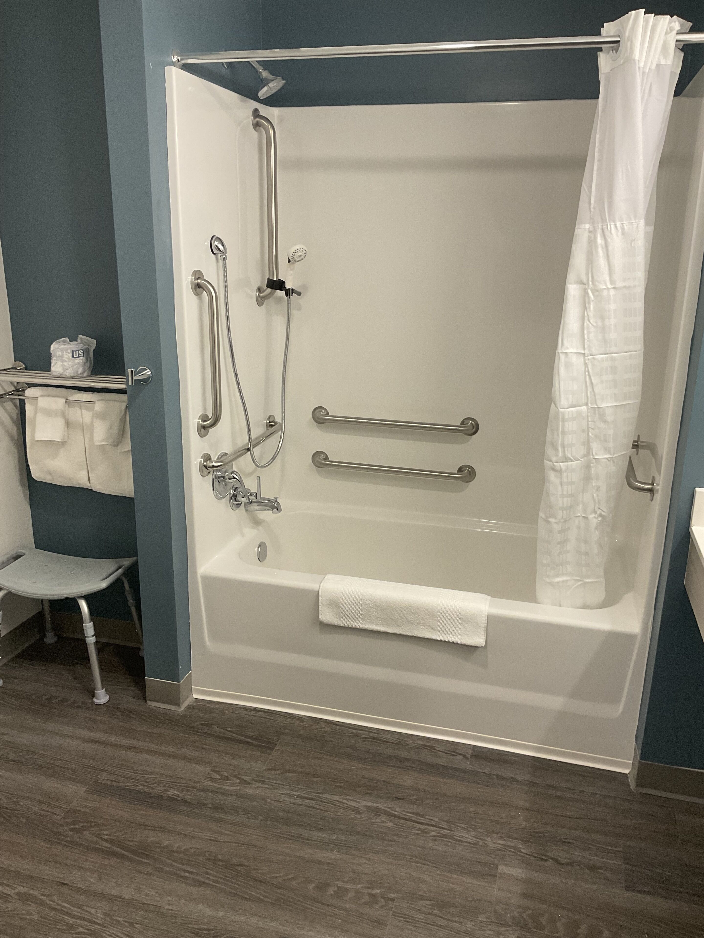 Zimmer, 1 Queen-Bett, Nichtraucher (Accessible Tub) | Badezimmer