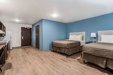 Basic Room, 2 Queen Beds, Accessible Bathtub, Non Smoking (Accessible Tub)