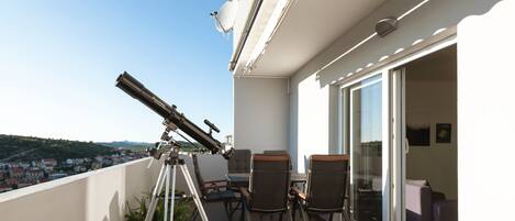 تناول الطعام بالخارج