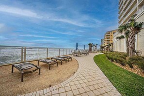 Terrace/patio - Direct Oceanfront - 4th Floor with Great Ocean Views at Grand Coquina Unit 405 (Daytona Beach Shoes)