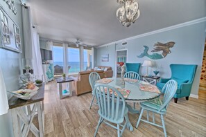 Dining - Beachfront! Lg Wrap Balcony Sunrise& Sunset Views! (Panama City Beach)