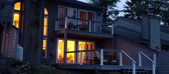 Spectacular Boldt Castle and Main Channel views with Dockage