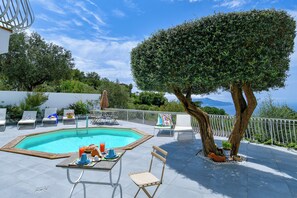 Outdoor pool - Villa Venus in Sorrento Coast; comfort and safe living in amazing scenery  (Massa Lubrense)