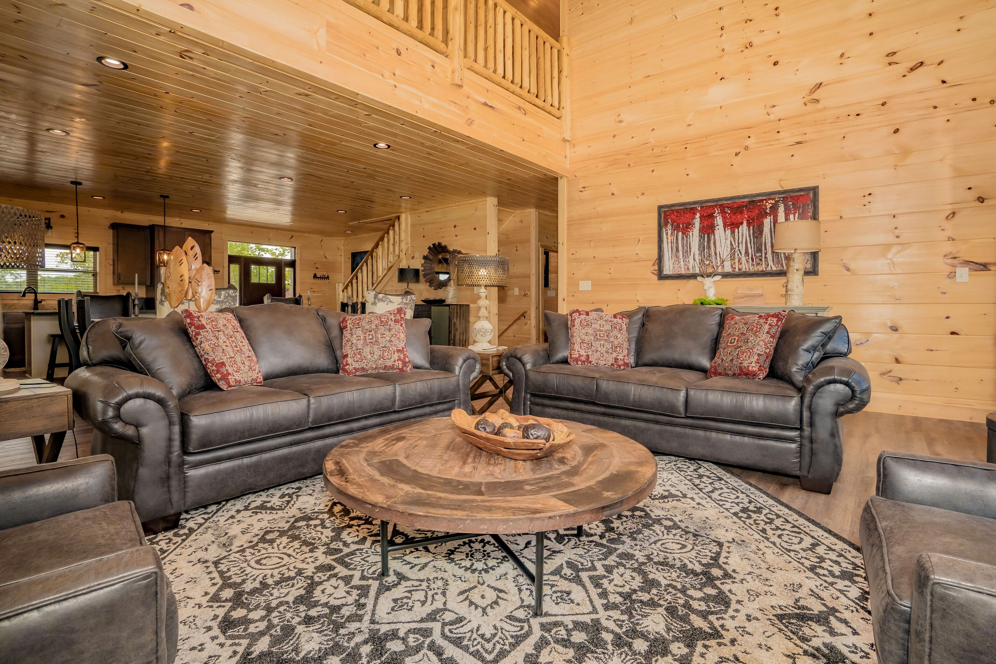 Starbucks and Biscotti: AMAZING CABIN: INDOOR HEATED POOL/THEATER RM/GAMEROOM!!!