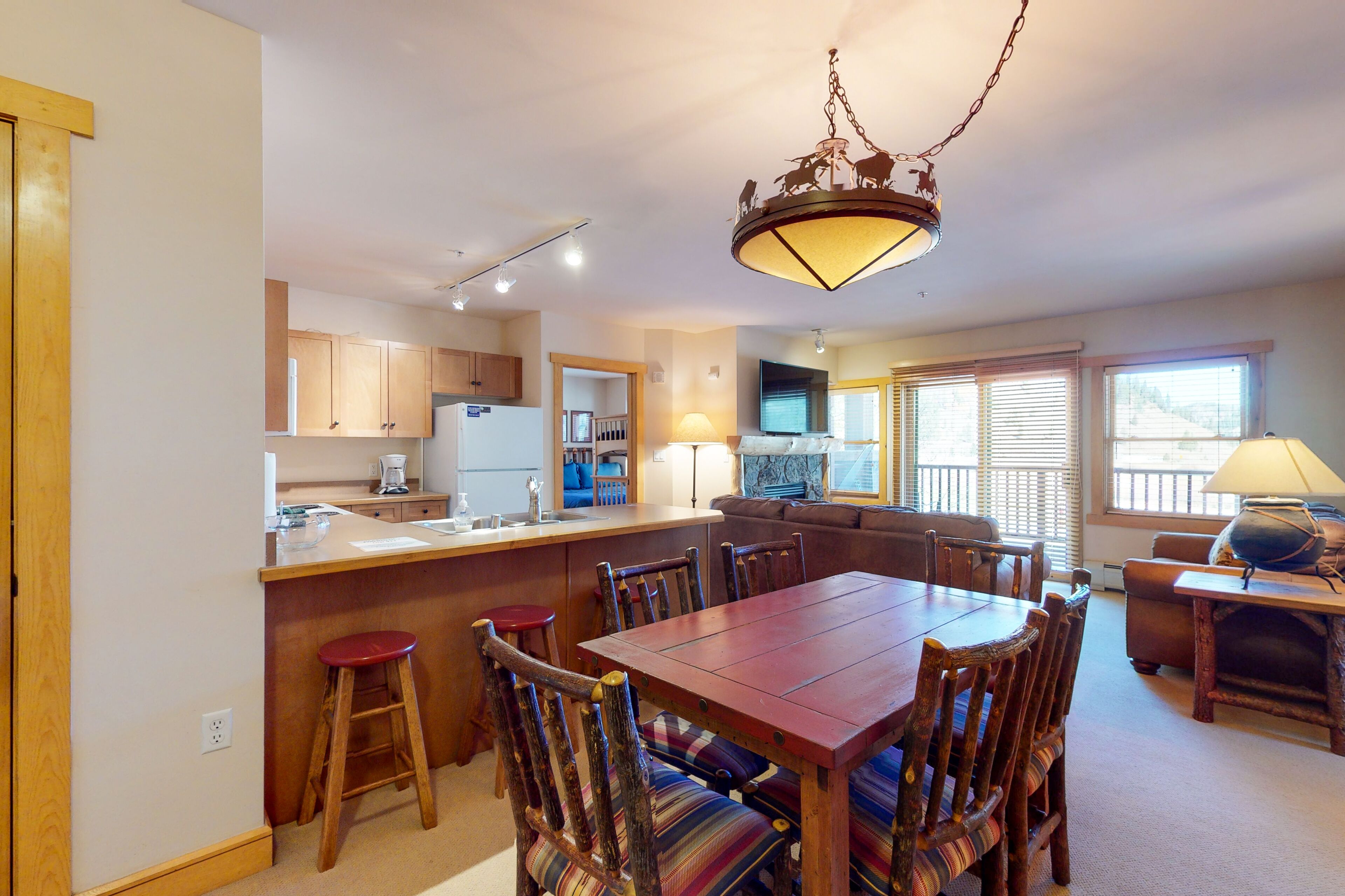 Ski-in/ski-out chalet next to gondola w/shared fitness center, hot tub, & sauna!