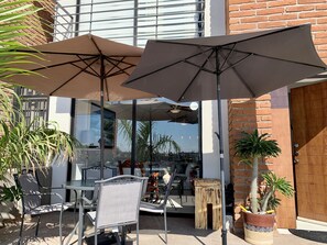 屋外ダイニングエリア