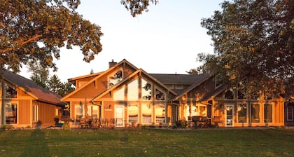 Waterfront Townhome on Gull Lake | Pontoon Rentals Available