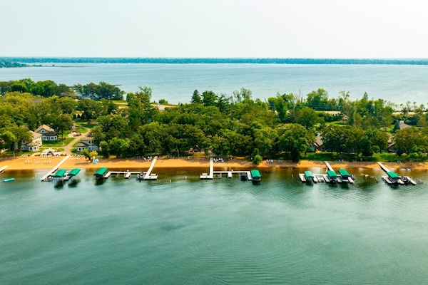 Steps from the shore of Gull Lake at Gull Lake Beach Resorts | Boat Rentals | Lake Rentals