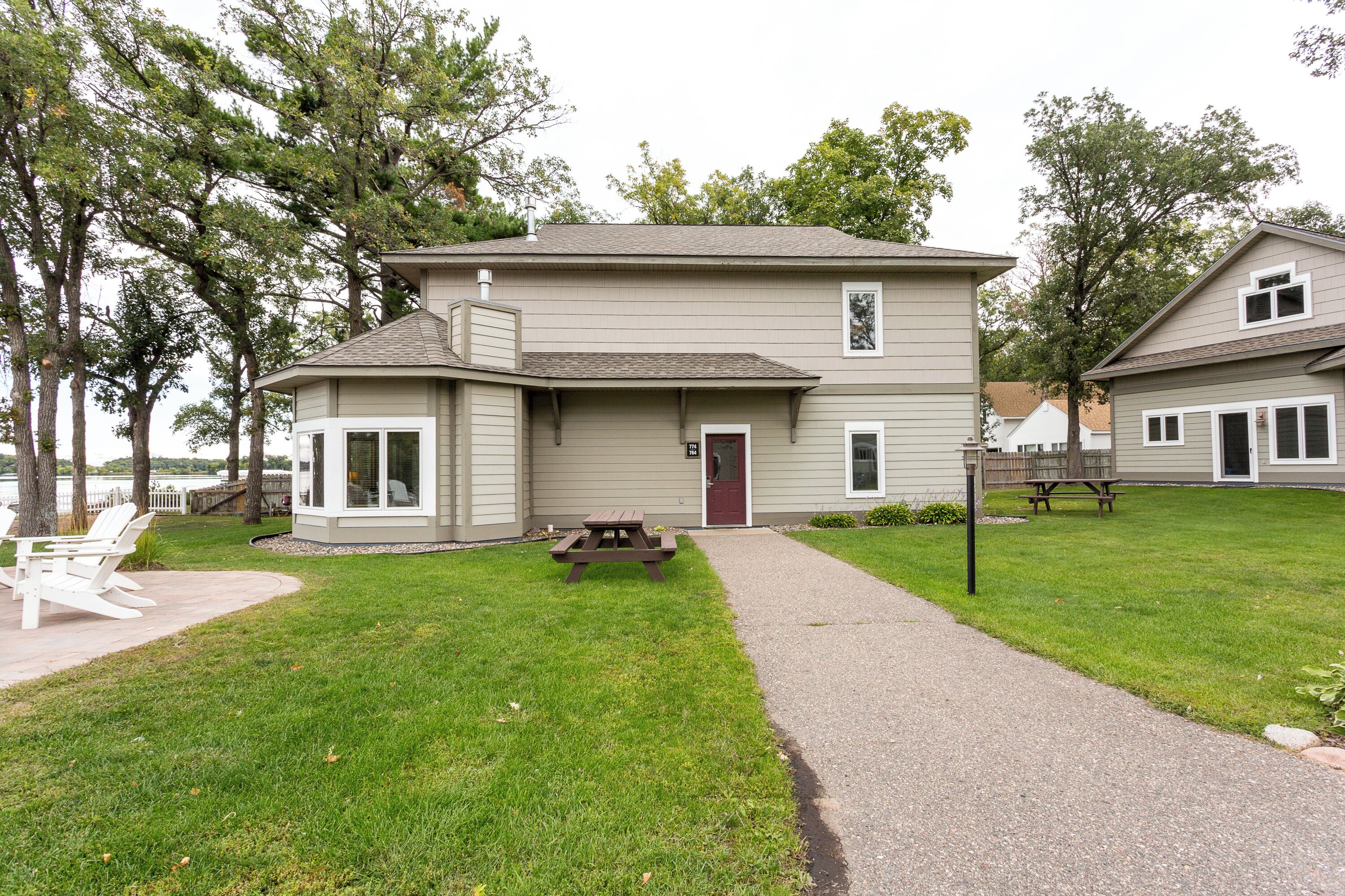 Paradise Lakefront Views, perfect vacation spot on Gull Lake - Bay Colony 764