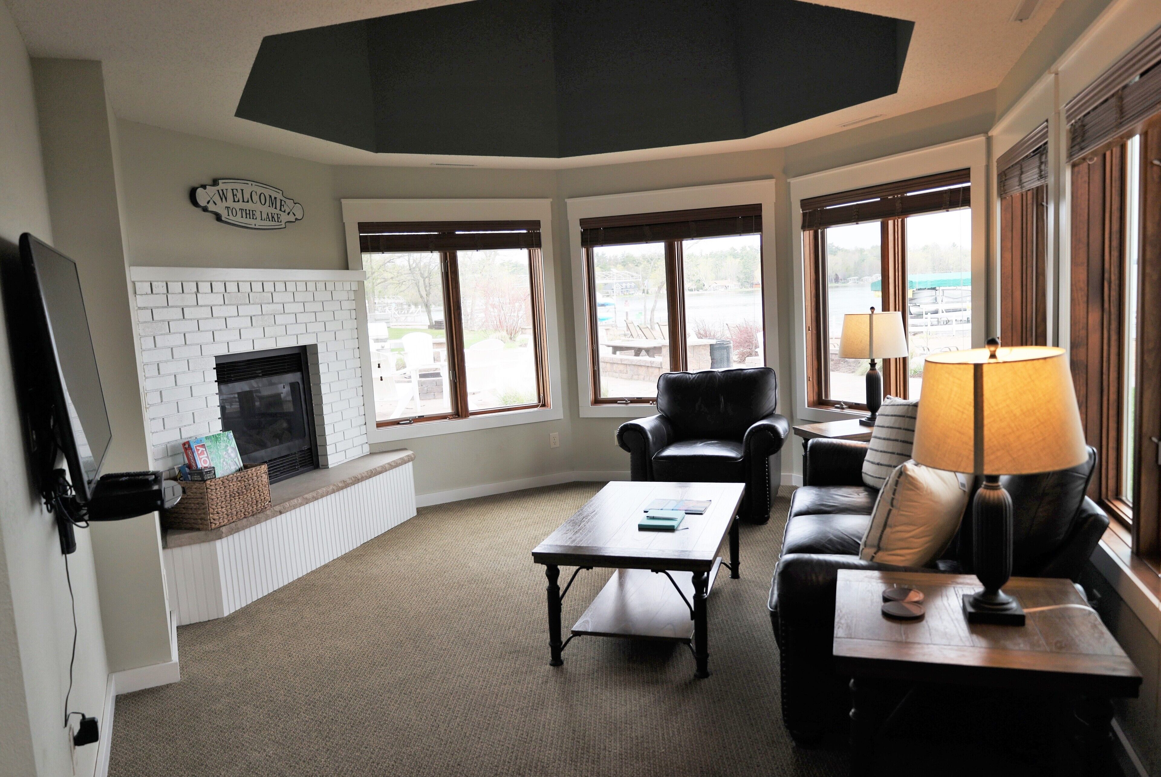 Paradise Lakefront Views, perfect vacation spot on Gull Lake - Bay Colony 764