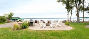 Hidden Gem on Gull Lake w/ large playground for families