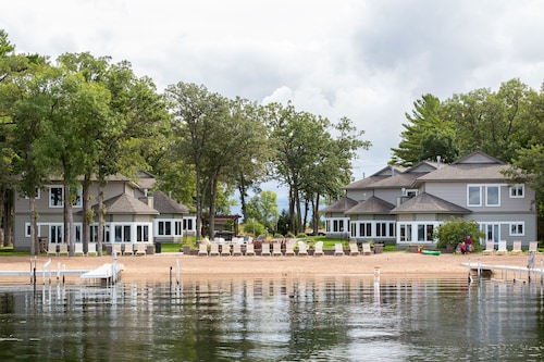 Relaxing Gull Lake Waterside Retreat with Boat Rentals | Nisswa, MN