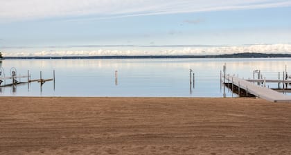 Relaxing Gull Lake Waterside Retreat with Boat Rentals | Nisswa, MN