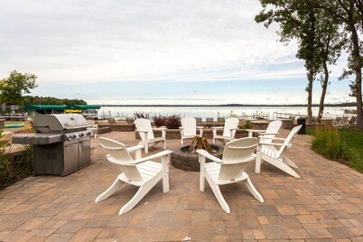 Catch Breathtaking Sunset Views from this Lake Front Condo w/ Fire Pit on Gull Lake