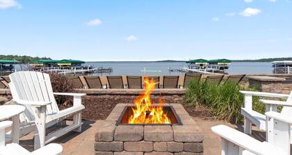 Wake Up at the Lake | Waterfront Condo | Sleeps 8
