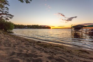 Beach nearby - Wake Up at the Lake | Waterfront Condo | Sleeps 8 (Nisswa)