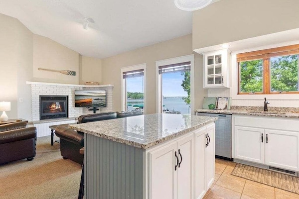 Gull Lake Waterfront Rental | Vacation Rental on Gull Lake | Gull Lake Lodging | Where to stay on Gull Lake? East Gull Lake Rental | Rental on Gull Lake