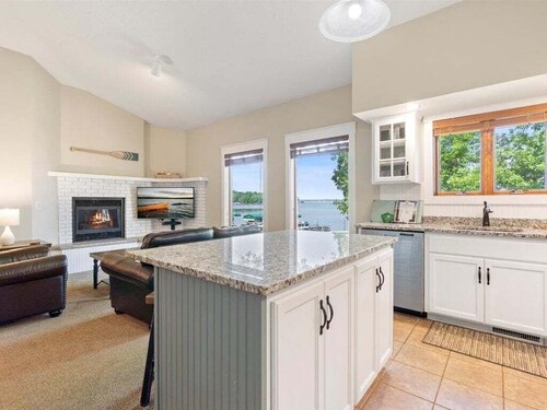 Waterfront Condo on Gull Lake, Boat Rentals