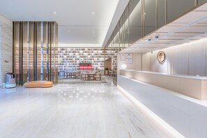 Lobby - Ji Hotel ) (Shanghai)