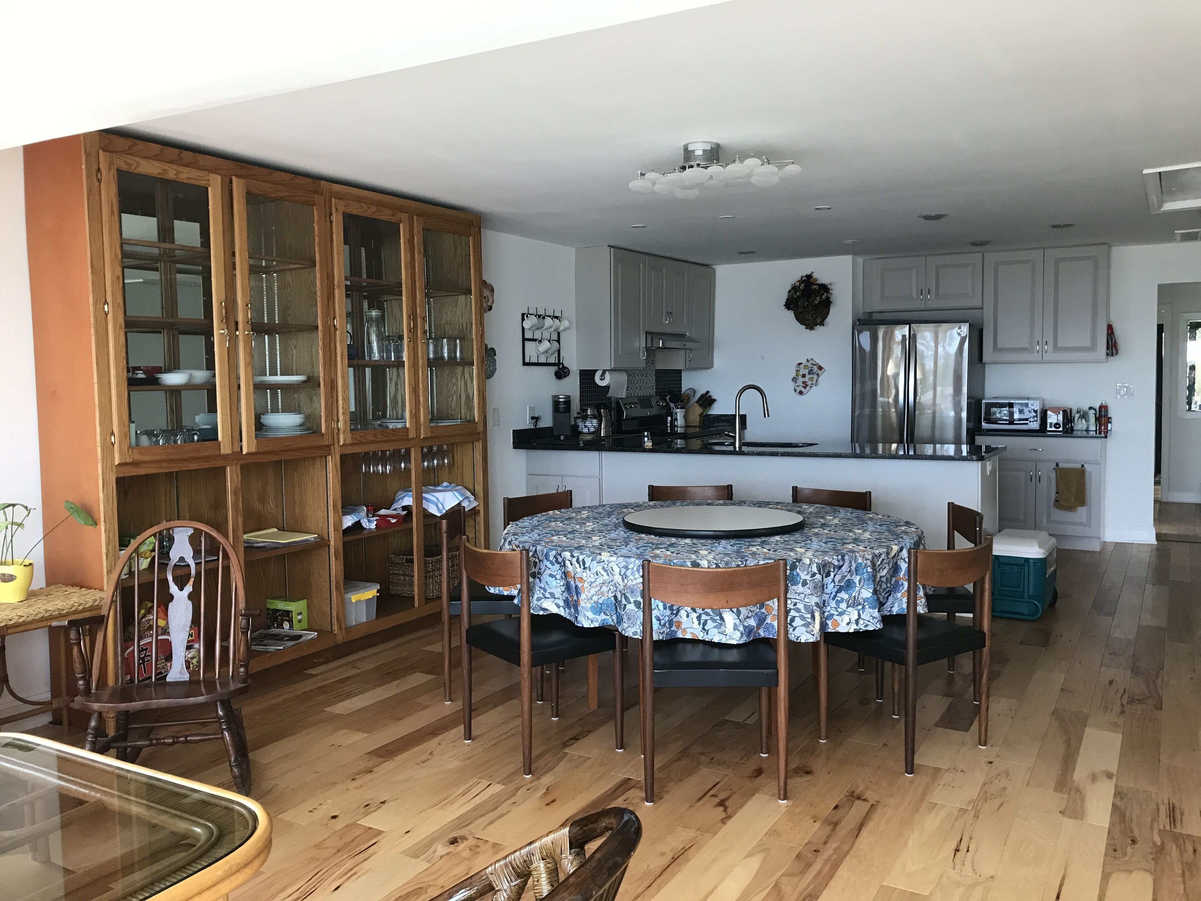 Waterfront - renovated 3 bedrooms 2 full baths cottage