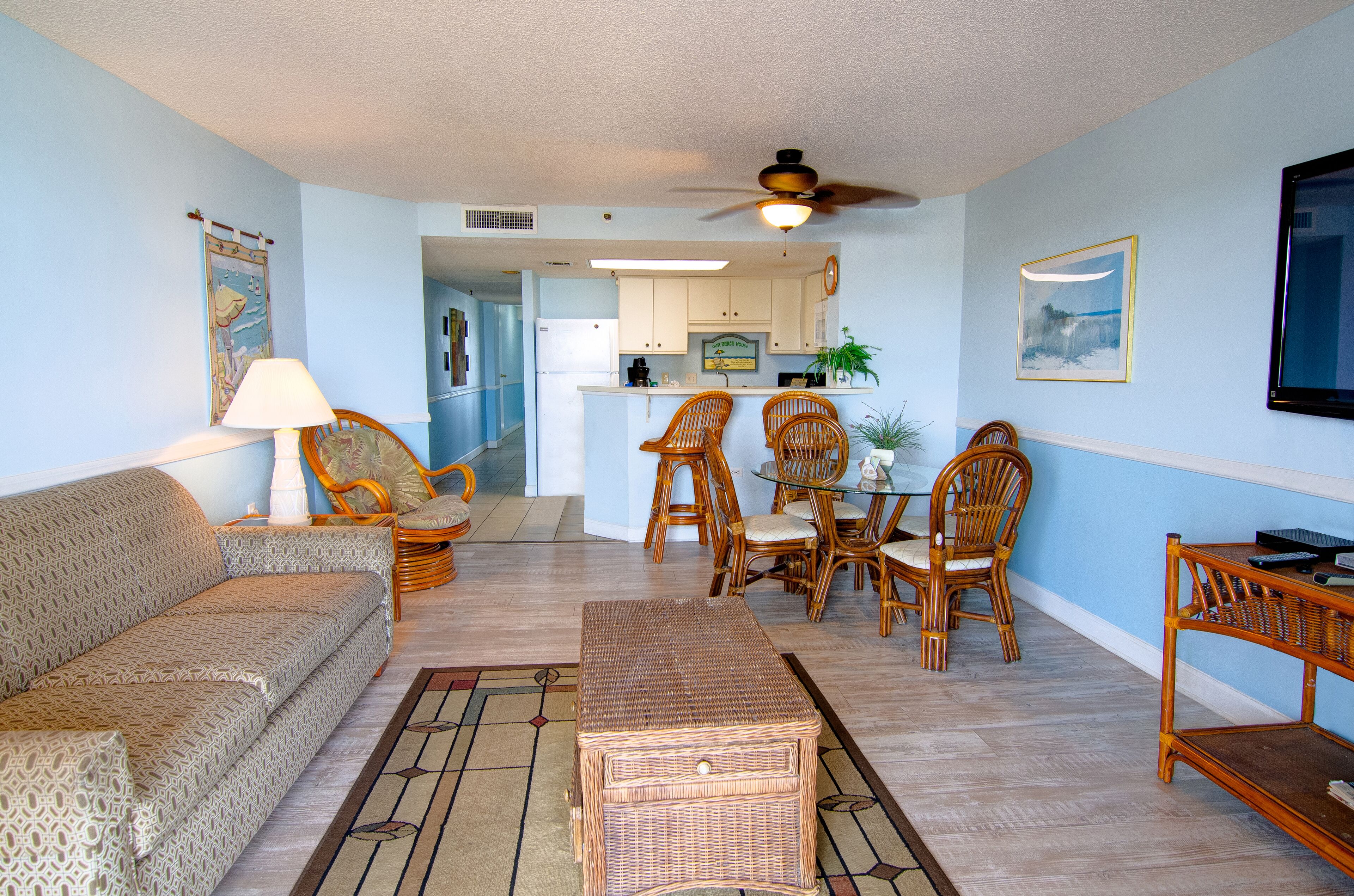Gorgeous Ocean View Suite + Official On-Site Rental Privileges