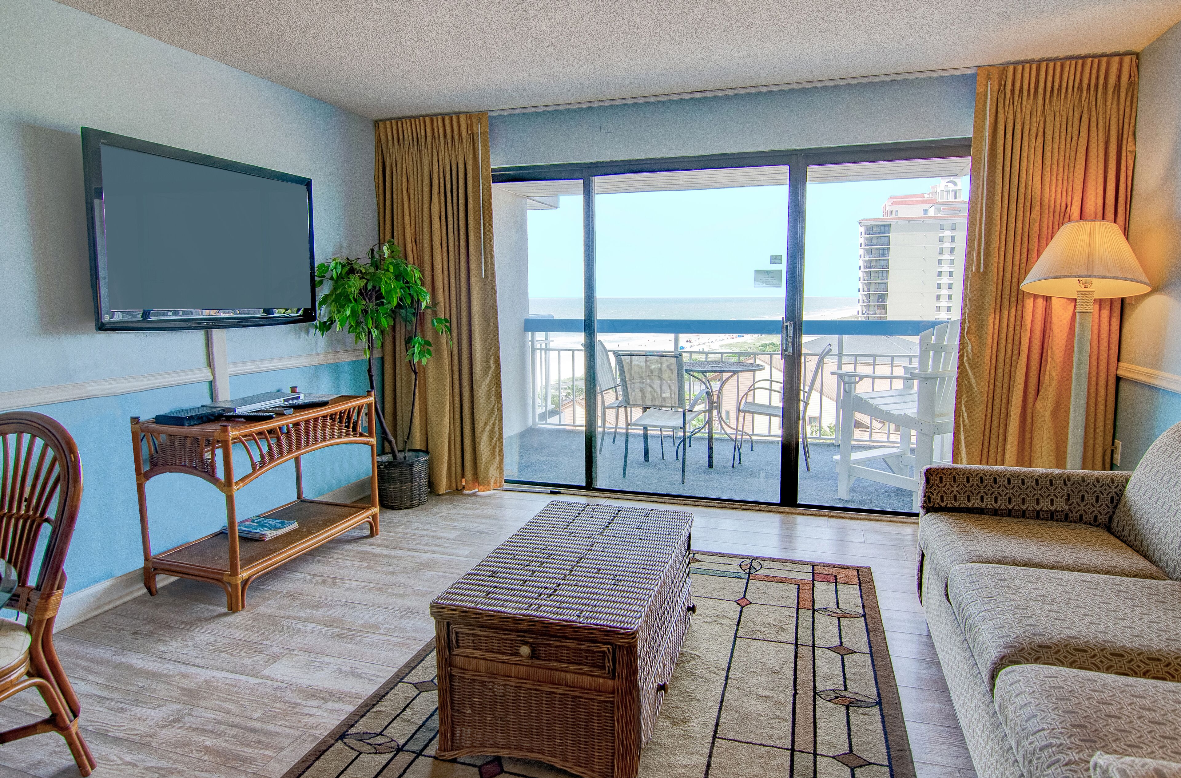 Gorgeous Ocean View Suite + Official On-Site Rental Privileges